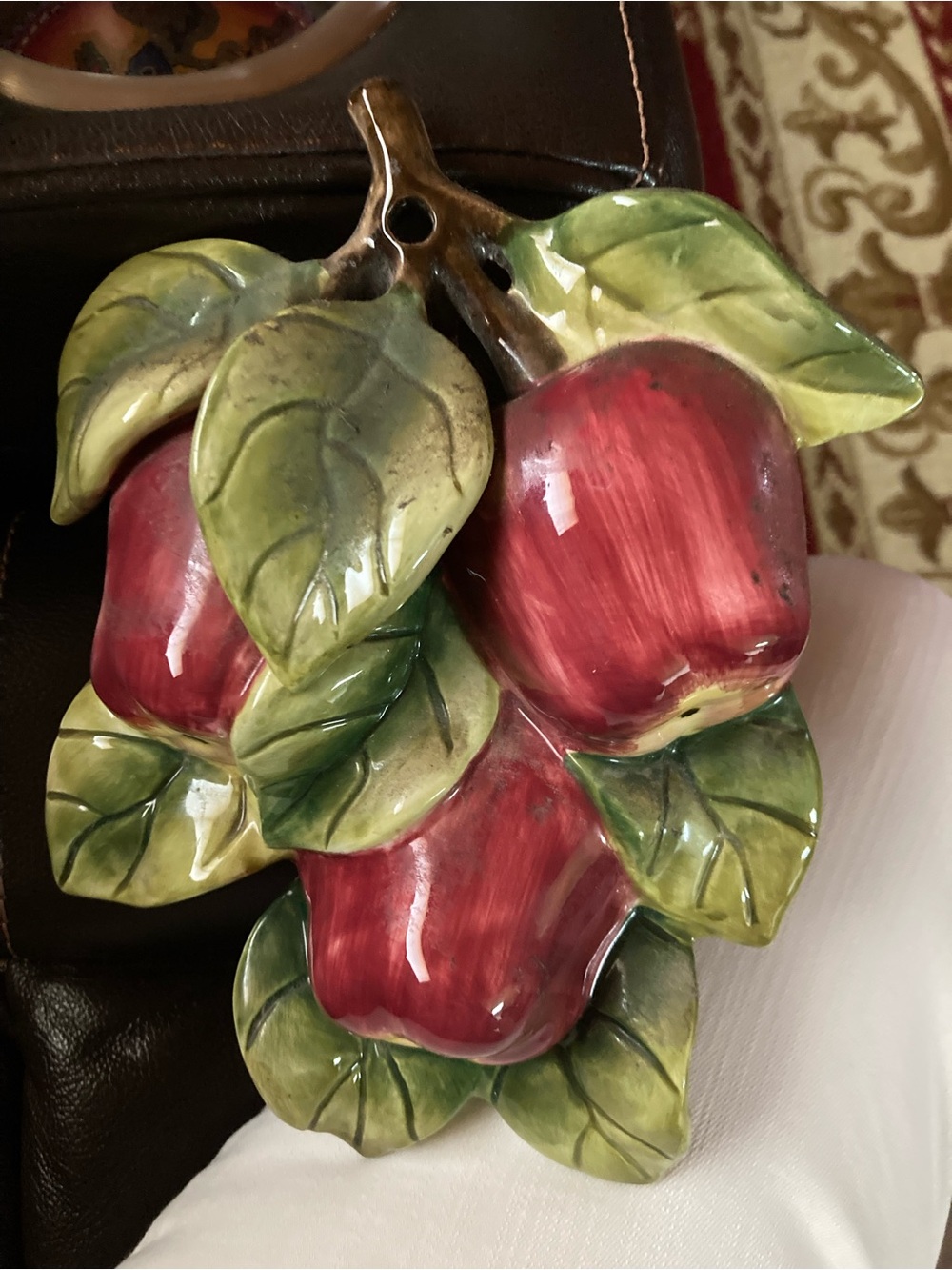 Home Interiors White Ceramic Apple Plaque with Green Leaf